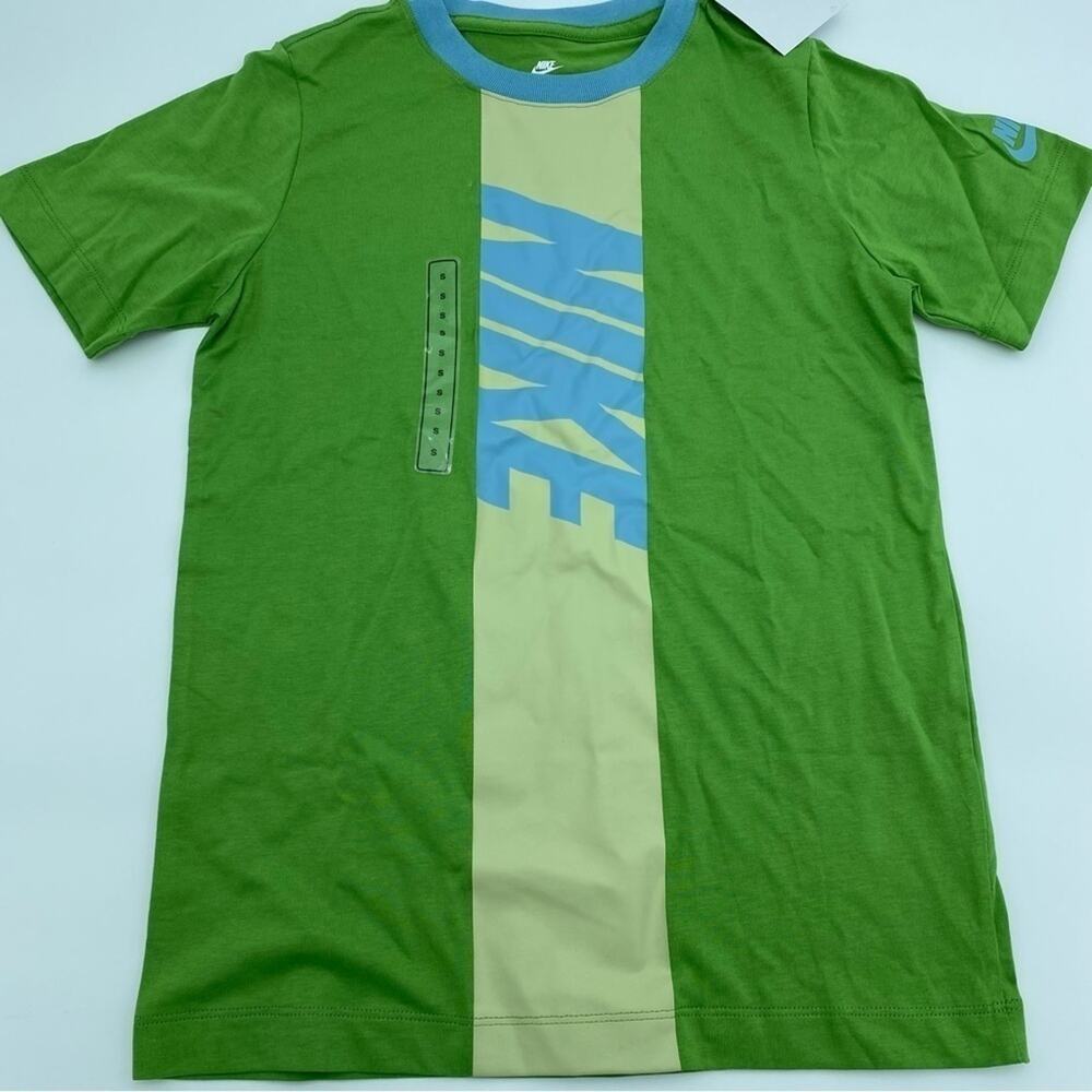 Nike T-shirt Boys Small Green Active Sports Outdoor Athletic